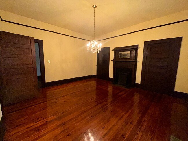 Building Photo - 179 Lagrange St
