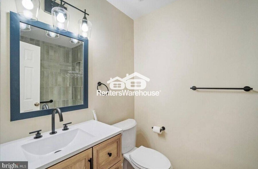 Building Photo - 10264 Redtail Ct