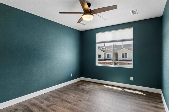 Building Photo - 5355 Canyon View Dr