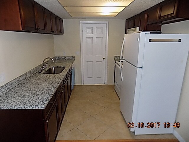 Building Photo - Exceptional 3/2/1 Home in Hudson