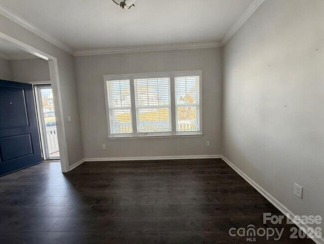 Building Photo - 2035 Beacon Ave