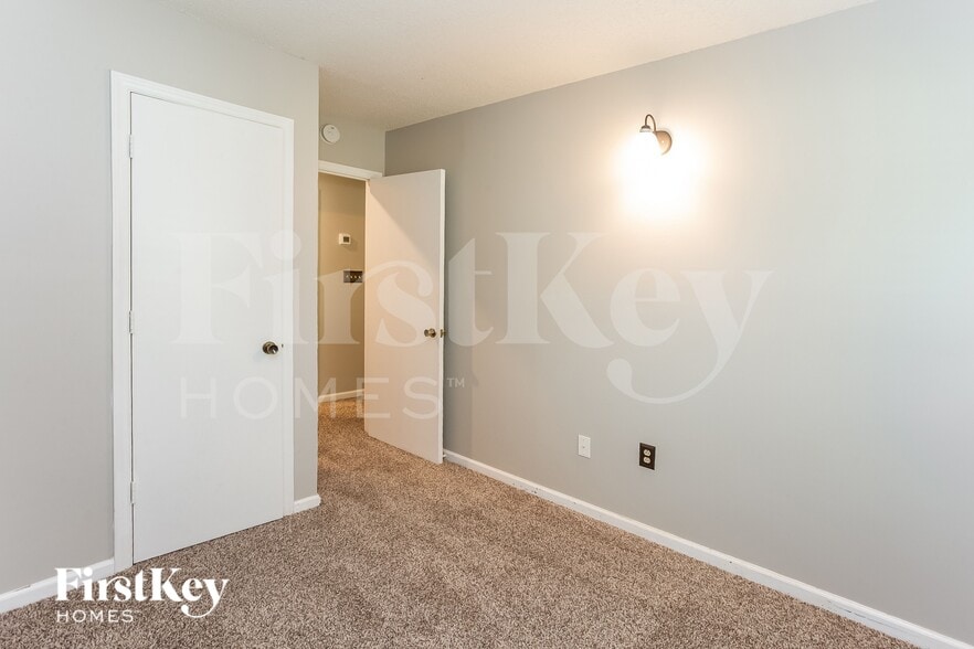 Building Photo - 7938 Lindfield Ct