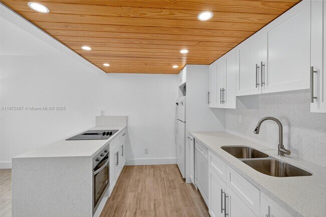 Primary Photo - 6667 Miller Dr