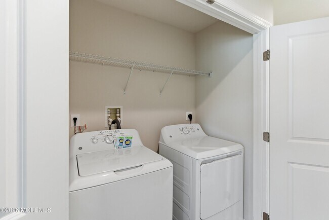 Building Photo - 604 Cyprus Ct