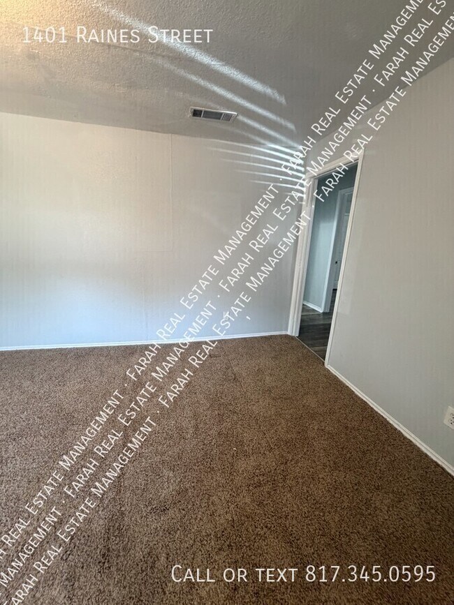 Building Photo - 1401 Raines St