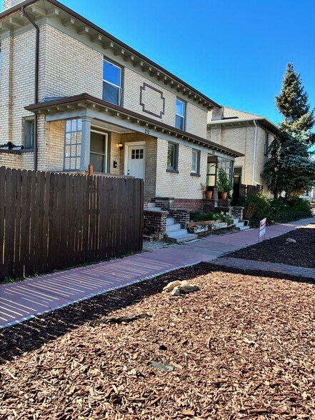 Primary Photo - 212 E 3rd Ave