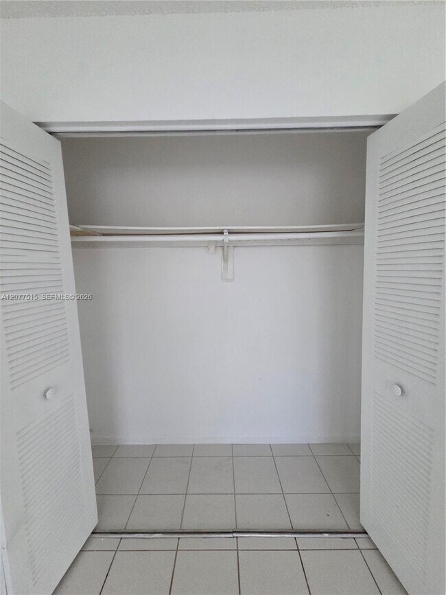 Building Photo - 4030 SW 61st Ave