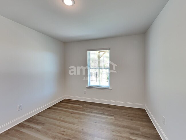 Building Photo - 1614 Soapstone Rd
