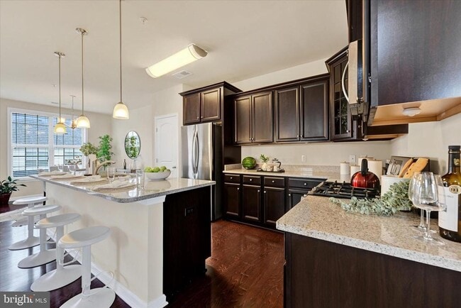 Building Photo - 2557 Campus Way N