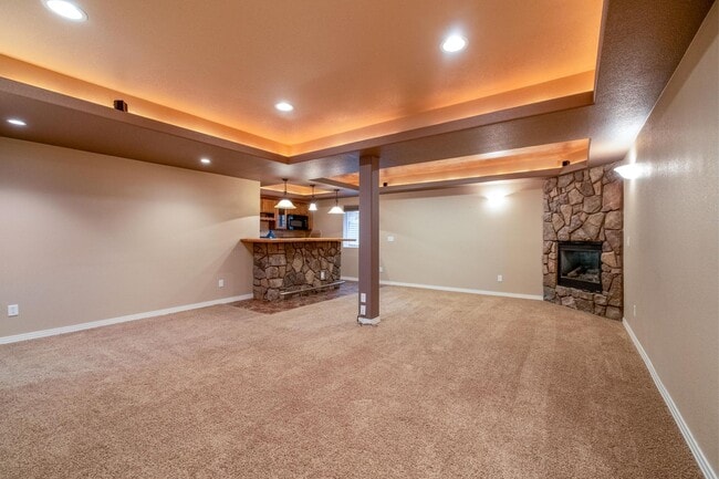 Building Photo - 5-bedroom, 3-bathroom home located in Windsor, CO.