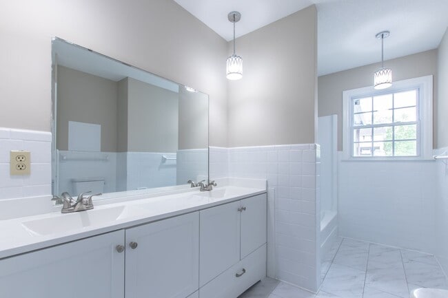 Building Photo - ONE YEAR LEASE WITH POSSIBLE LEASE PURCHAS...