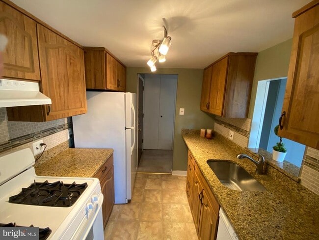 Building Photo - 103 Drummers Ln