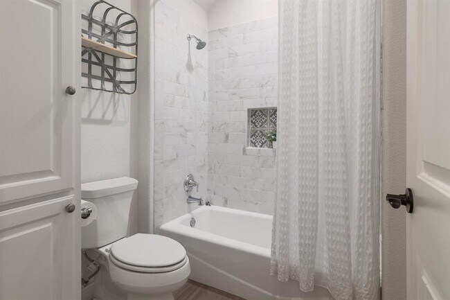 Building Photo - 308 Aldea Cove