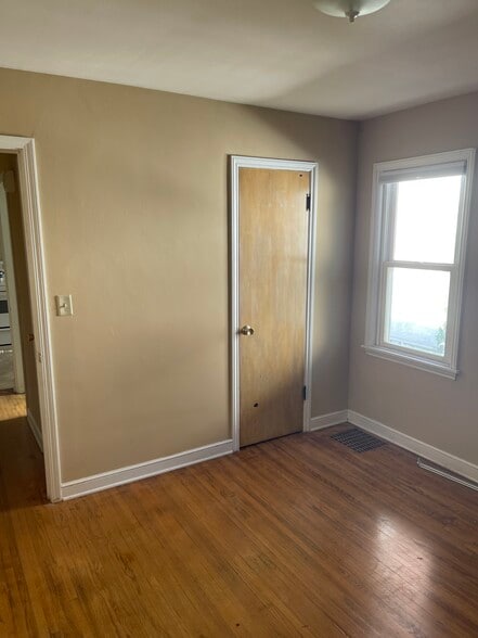 Building Photo - 4527 Minnehaha Ave
