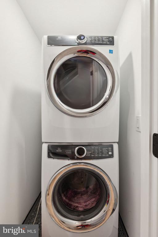 Building Photo - 1510 N Hollywood St