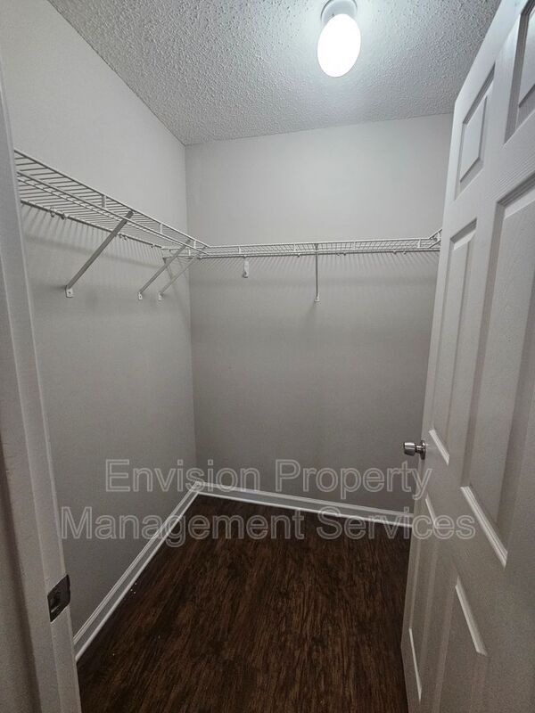 Building Photo - 1393 N Hampton Dr