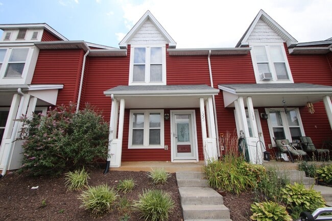 Primary Photo - 1272 Frost Pl