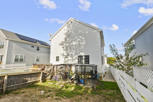 Building Photo - 39 Infield St