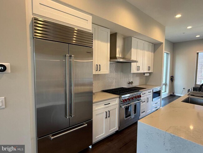 Building Photo - 3119 Pierview Ln