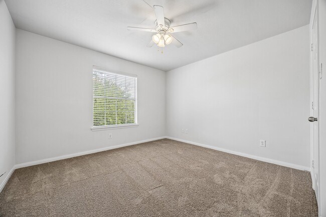 Building Photo - 25211 Hazel Ranch Dr