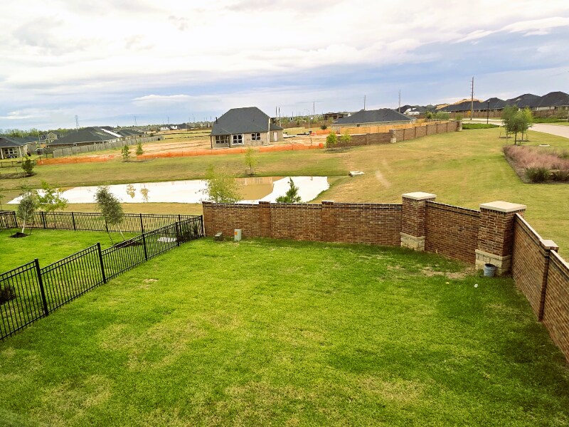 Building Photo - 27139 Blue Pool Dr