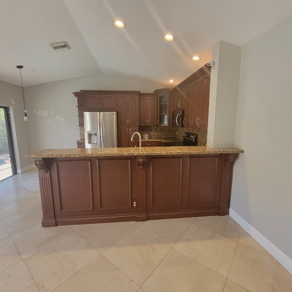 Building Photo - 5380 NW 64th Way