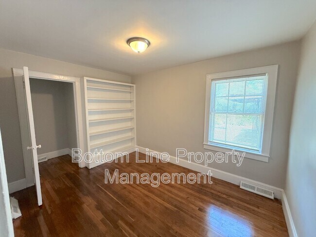 Building Photo - 4424 Hovis Rd