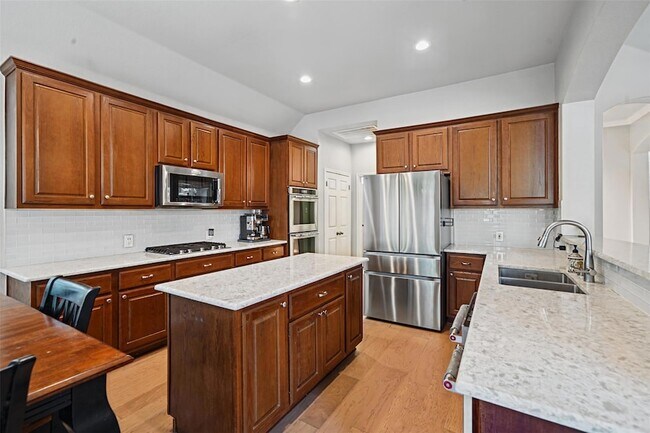 Building Photo - 1209 Horseback Hollow
