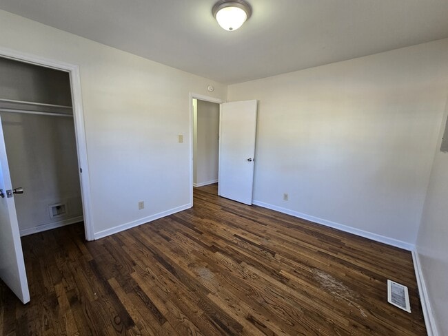 Building Photo - 514 Homeland Ave