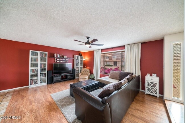 Building Photo - 1621 E Dunbar Dr