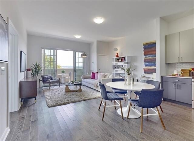 Building Photo - 250 AVENUE E