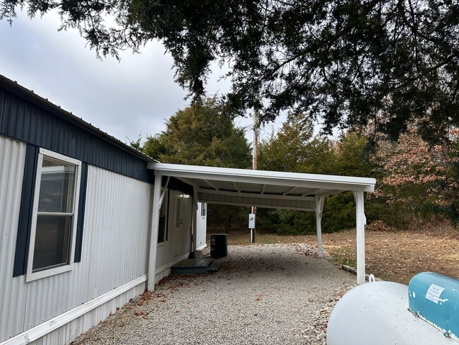 Building Photo - 2 bedroom 1 bathroom mobile home for rent