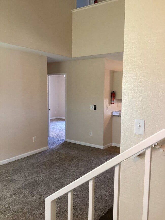 Building Photo - Newly renovated home, close to East ave shopping