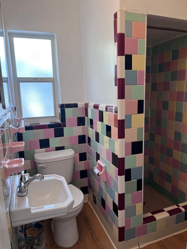 Building Photo - Adorable 1 bedroom 1 bath for rent near Kenwood!