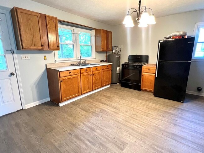 Building Photo - 117 Williams St