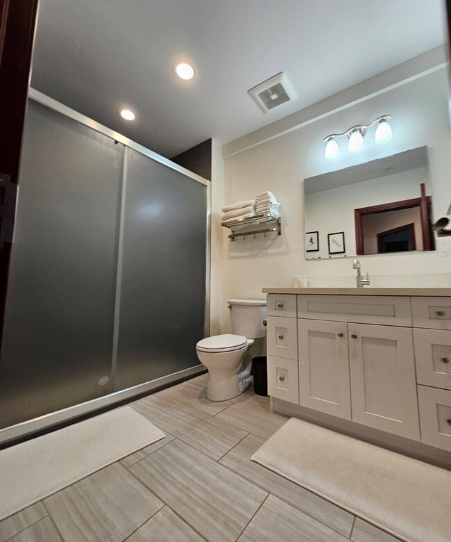 Building Photo - Turn-key Fully Furnished in Paradise Ridge...