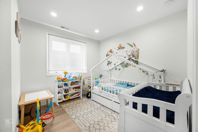 Building Photo - 6152 S Champlain Ave