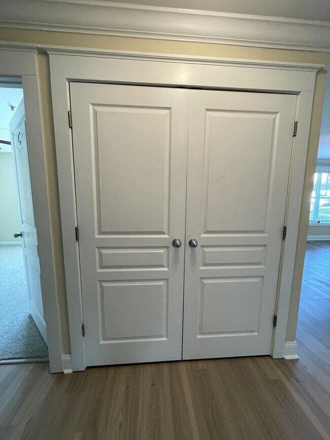 Building Photo - 15-1512 Dukes