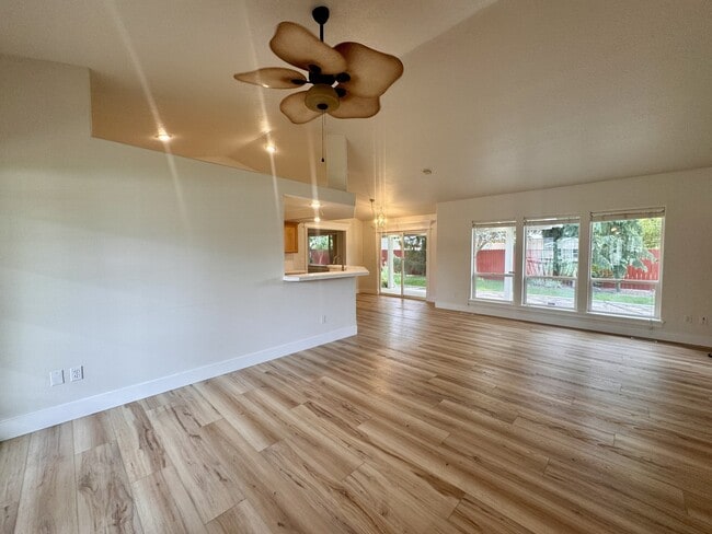 Building Photo - 1349 Tennessee Dr