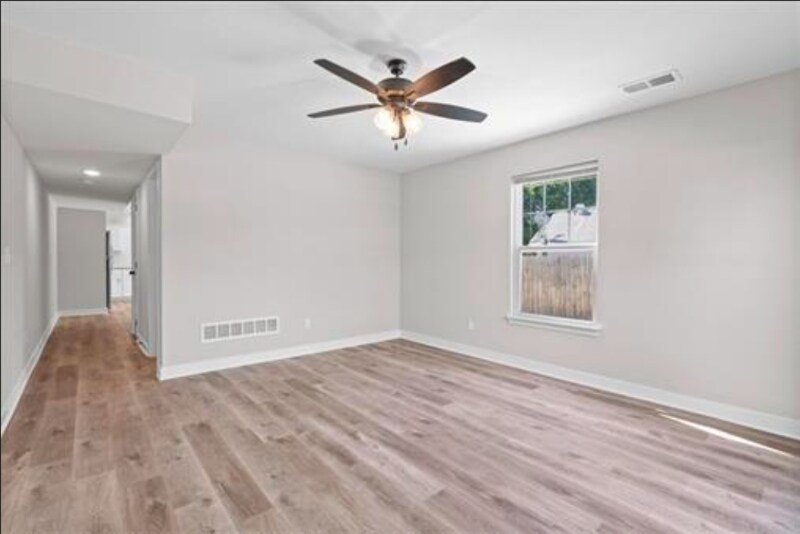 Building Photo - 156 SW 8th St