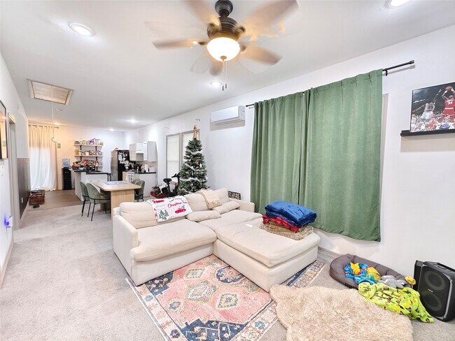 Building Photo - 1217 Campbell St