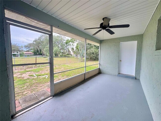 Building Photo - 2559 Elm Ave