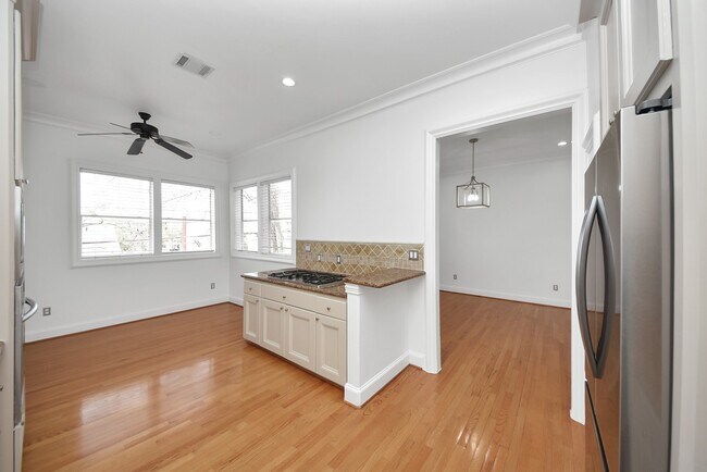 Building Photo - 2314 Dorrington St