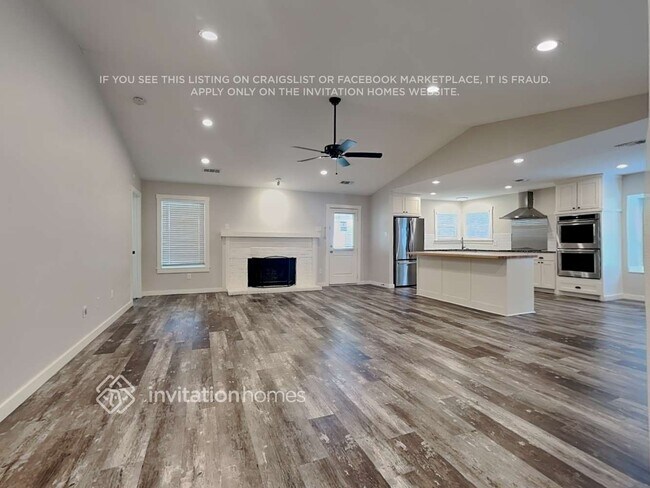 Building Photo - 8213 Mark Ln