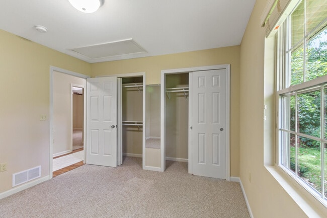 Building Photo - N7439 Mariner Hills Cir