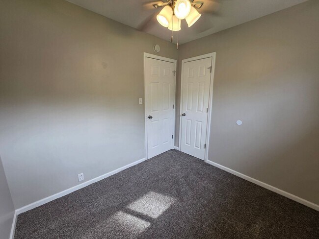 Building Photo - Charming 3-Bedroom Retreat with Spacious Backyard!