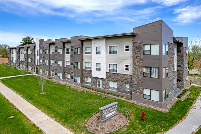 Building Photo - 108 Place