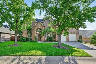 Building Photo - 3102 Southwood Dr