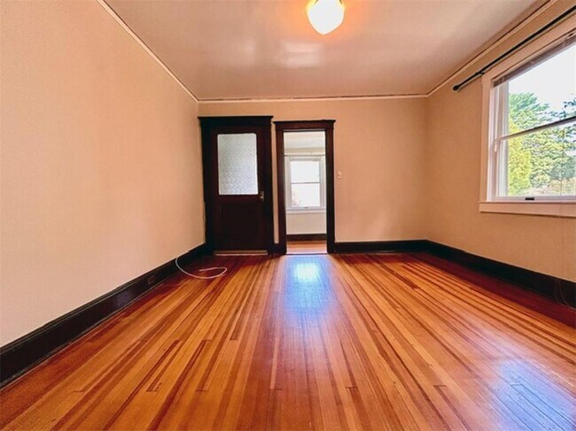 Building Photo - 26 N Eckar St