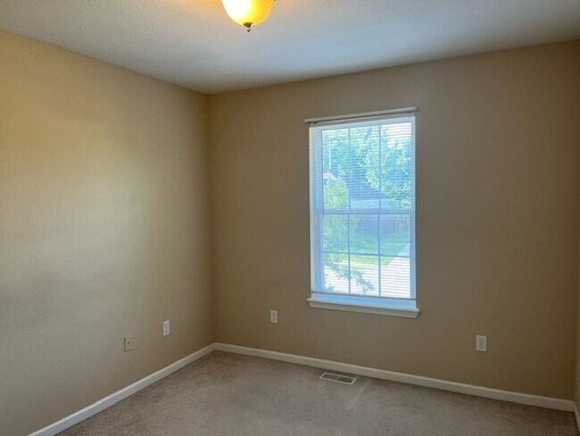 Building Photo - 101 Amazon Dr